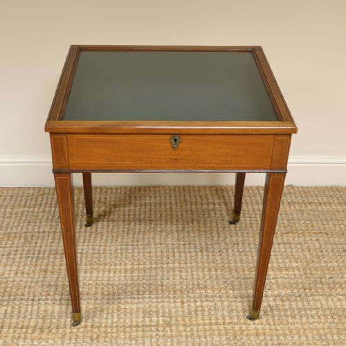 Elegant Victorian Mahogany Antique Bijouterie Table