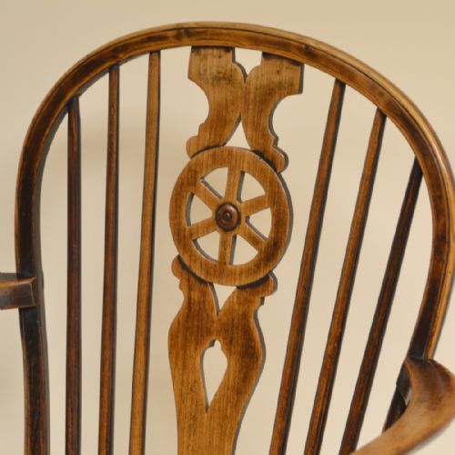 fig 3. Country Georgian Elm Wheel Back Antique Windsor Chair