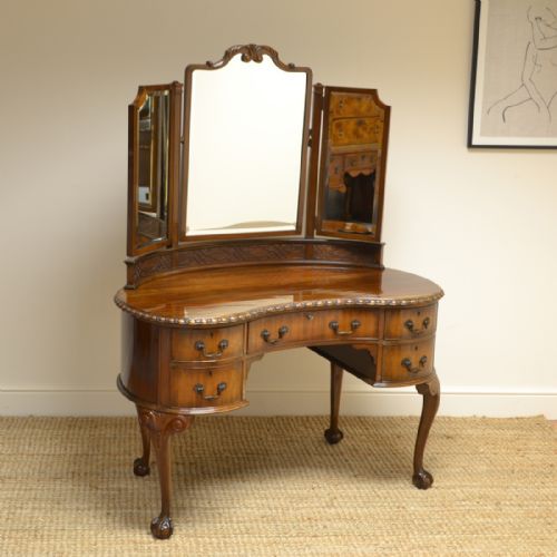 Stunning Waring & Gillow Kidney Shaped Antique Dressing Table