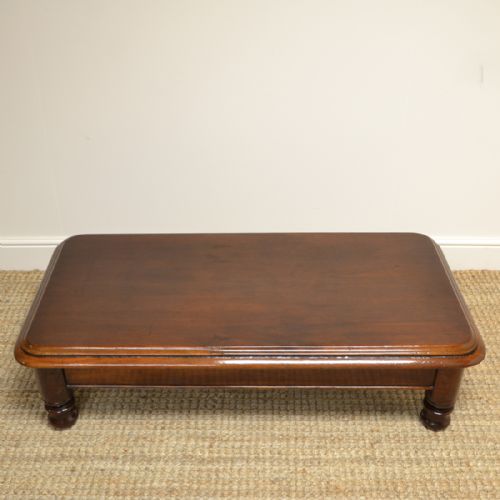 Victorian Mahogany Antique Coffee Table.