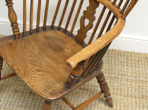 fig 3. Georgian Ash and Elm Antique Windsor Chair