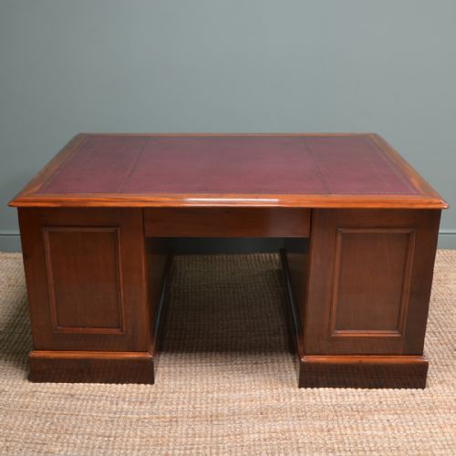 High Quality Large Victorian Mahogany True Antique Partners Desk
