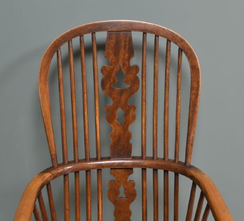 fig 2. Georgian Ash and Elm Antique Windsor Chair