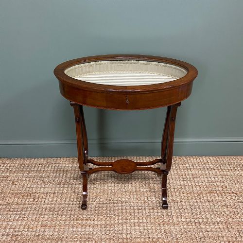 Elegant Victorian Mahogany Antique Bijouterie Table
