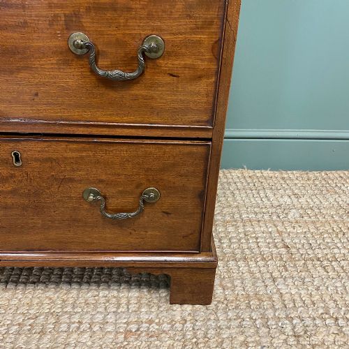 CHARMING GEORGIAN MAHOGANY ANTIQUE CHEST OF DRAWERS WITH BRUSHING SLIDE - ADDITIONAL PHOTO 6