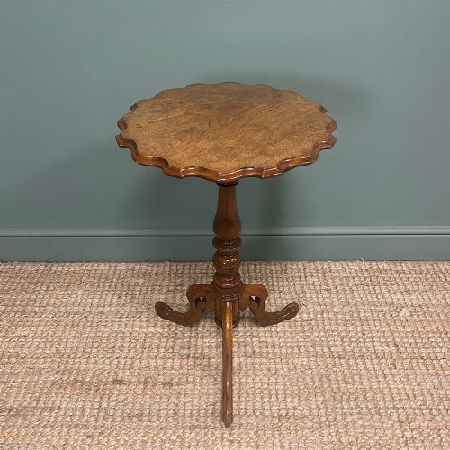 elegant victorian walnut occasional antique lamp table - CATEGORY: ANTIQUE TABLES - DATED VICTORIAN
