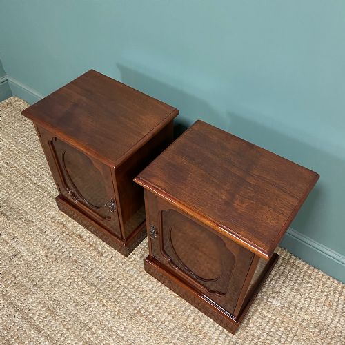 PAIR OF MAHOGANY ANTIQUE BEDSIDE CABINETS - ADDITIONAL PHOTO 3