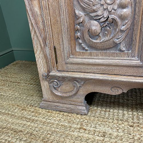 SPECTACULAR VICTORIAN OAK ANTIQUE SIDEBOARD - ADDITIONAL PHOTO 9