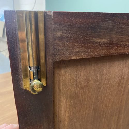 BEAUTIFULLY FIGURED REGENCY MAHOGANY ANTIQUE CUPBOARD - ADDITIONAL PHOTO 1