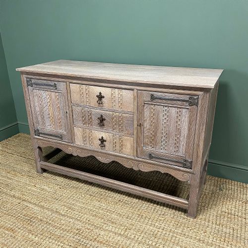 DECORATIVE LIMED OAK ANTIQUE SIDEBOARD - ADDITIONAL PHOTO 3