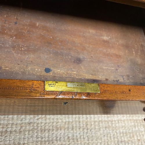 QUALITY VICTORIAN MAHOGANY ANTIQUE PEDESTAL DESK - ADDITIONAL PHOTO 1