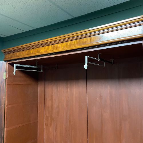 GEORGIAN MAHOGANY ANTIQUE DOUBLE WARDROBE - ADDITIONAL PHOTO 2