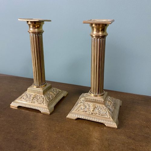 DECORATIVE PAIR OF BRASS ANTIQUE CANDLE STICKS - ADDITIONAL PHOTO 3