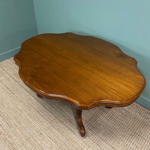 STUNNING VICTORIAN SERPENTINE SHAPED ANTIQUE CENTRE TABLE - ADDITIONAL PHOTO 4