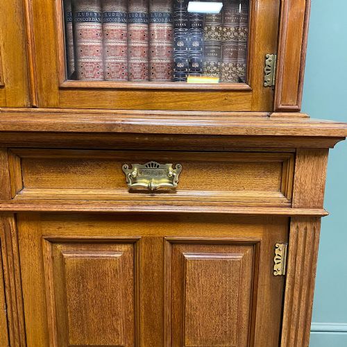 QUALITY VICTORIAN WALNUT ANTIQUE GLAZED BOOKCASE ON CUPBOARD - ADDITIONAL PHOTO 4