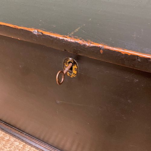 VICTORIAN PINE ANTIQUE PAINTED BEDDING BOX - ADDITIONAL PHOTO 6