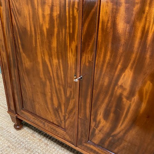 SUPERB QUALITY ANTIQUE REGENCY LINEN PRESS - ADDITIONAL PHOTO 5