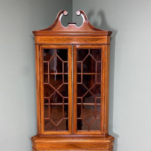BEAUTIFUL EDWARDIAN MAHOGANY ANTIQUE CORNER CABINET - ADDITIONAL PHOTO 5