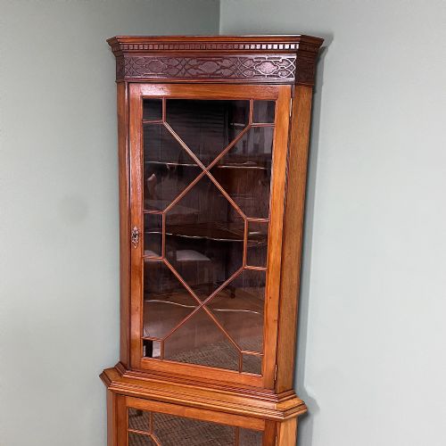 STUNNING EDWARDIAN ANTIQUE GLAZED CORNER DISPLAY CABINET - ADDITIONAL PHOTO 4