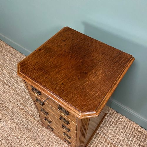 SMALL MAHOGANY ANTIQUE CHEST OF DRAWERS - ADDITIONAL PHOTO 3
