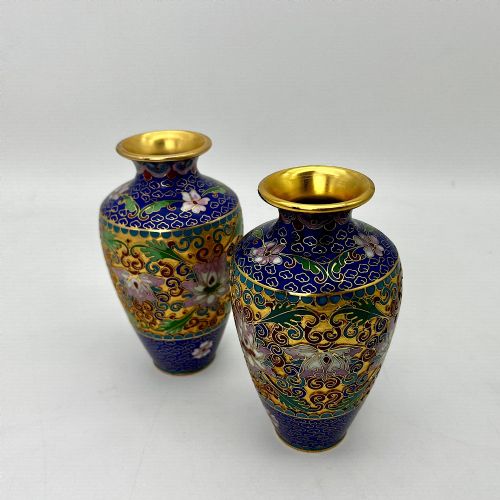 DECORATIVE PAIR OF ANTIQUE VASES - ADDITIONAL PHOTO 1