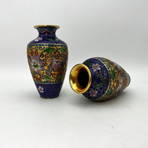 DECORATIVE PAIR OF ANTIQUE VASES - ADDITIONAL PHOTO 6