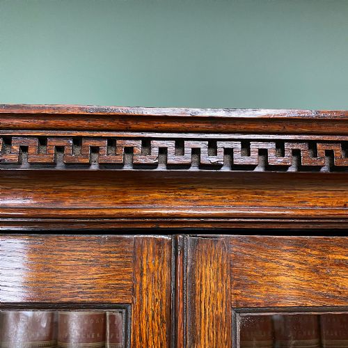 QUALITY VICTORIAN ANTIQUE GLAZED OAK BOOKCASE ON CUPBOARD - ADDITIONAL PHOTO 1