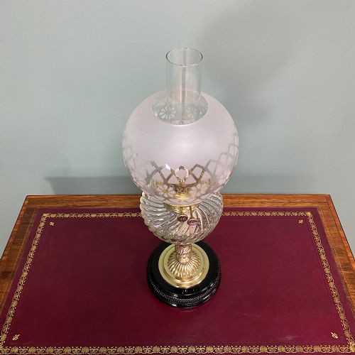 SPECTACULAR 19TH CENTURY BRASS ANTIQUE OIL LAMP - ADDITIONAL PHOTO 1