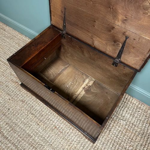 STUNNING18TH CENTURY SMALL PERIOD ELM ANTIQUE COFFER - ADDITIONAL PHOTO 5