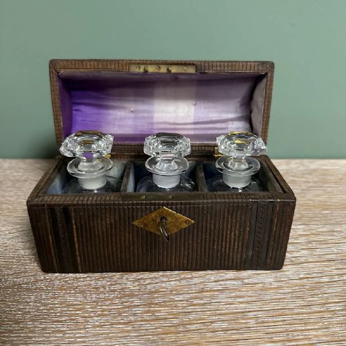UNUSUAL ANTIQUE CASKET WITH 3 CUT GLASS BOTTLES - ADDITIONAL PHOTO 3