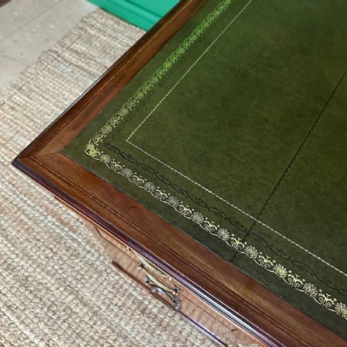 OUTSTANDING LARGE VICTORIAN MAHOGANY DESK - ADDITIONAL PHOTO 3
