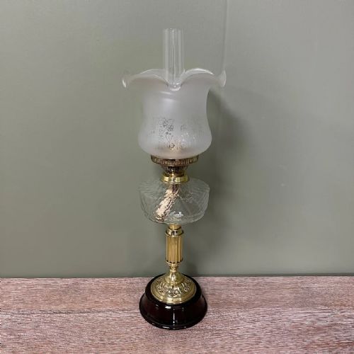 SPECTACULAR 19TH CENTURY BRASS ANTIQUE OIL LAMP - ADDITIONAL PHOTO 1