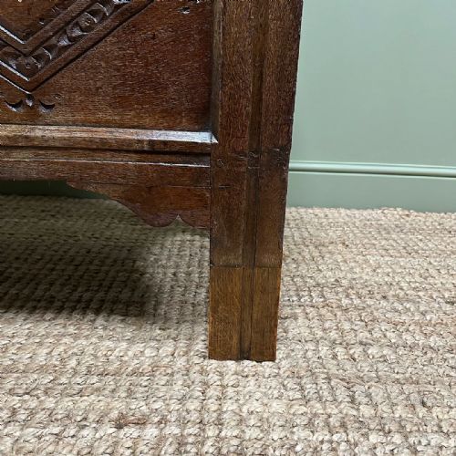 18TH CENTURY PERIOD ANTIQUE OAK COFFER - ADDITIONAL PHOTO 3