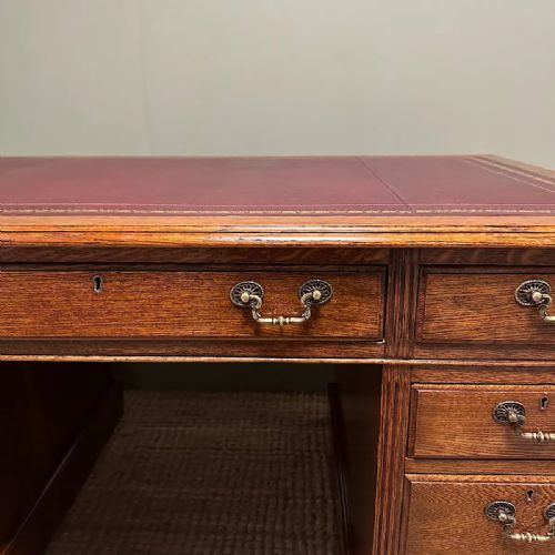 QUALITY VICTORIAN OAK ANTIQUE DESK - ADDITIONAL PHOTO 3