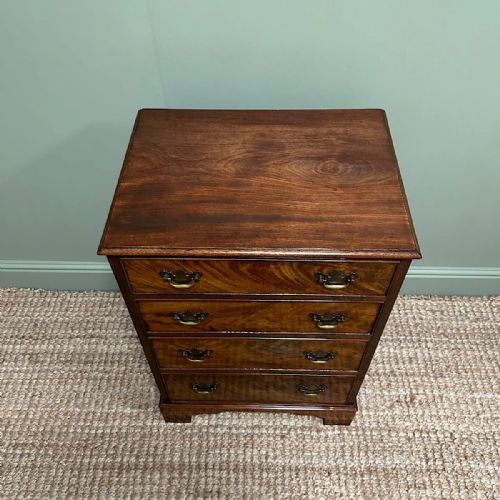 STUNNING MAHOGANY SMALL ANTIQUE CHEST OF DRAWERS - ADDITIONAL PHOTO 4