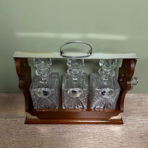 STUNNING MAHOGANY TANTALUS WITH GIN WHISKEY BRANDY SILVER DECANTER LABELS - ADDITIONAL PHOTO 2