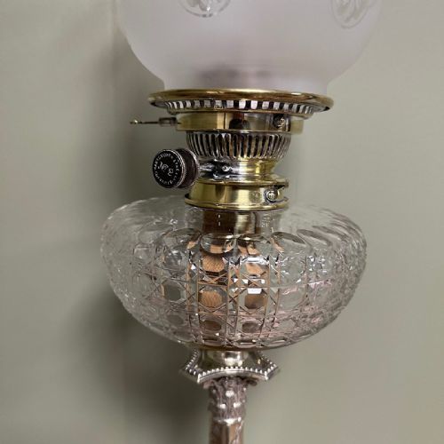 STUNNING LARGE SILVER PLATED ANTIQUE VICTORIAN OIL LAMP - ADDITIONAL PHOTO 3
