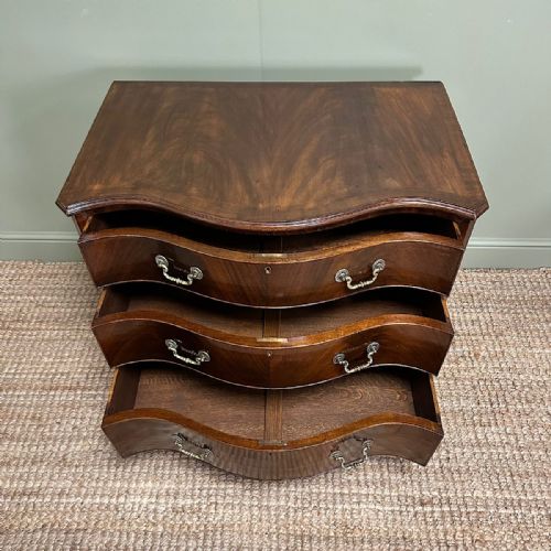 STUNNING SMALL ANTIQUE EDWARDIAN SERPENTINE CHEST OF DRAWERS - ADDITIONAL PHOTO 2