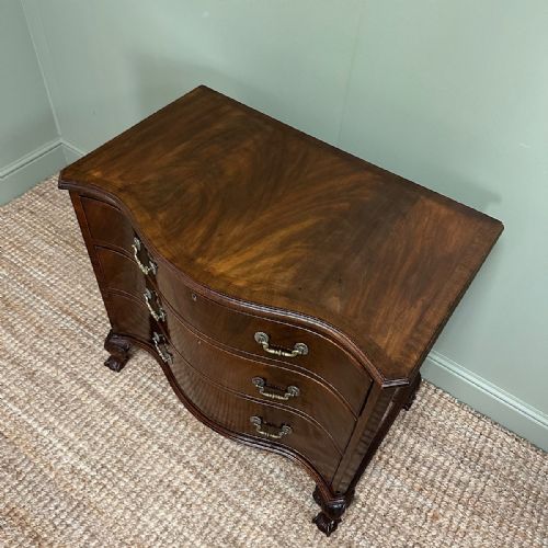 STUNNING SMALL ANTIQUE EDWARDIAN SERPENTINE CHEST OF DRAWERS - ADDITIONAL PHOTO 3
