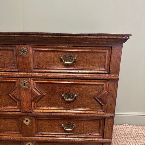 STUNNING EARLY 18TH CENTURY GEORGIAN CHEST OF DRAWERS - ADDITIONAL PHOTO 4