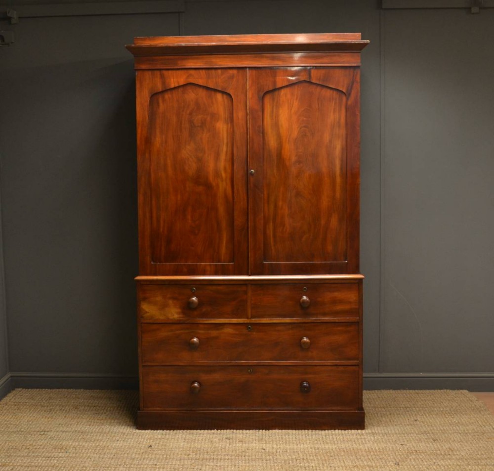 Quality Antique Regency Mahogany Hanging Linen Press.