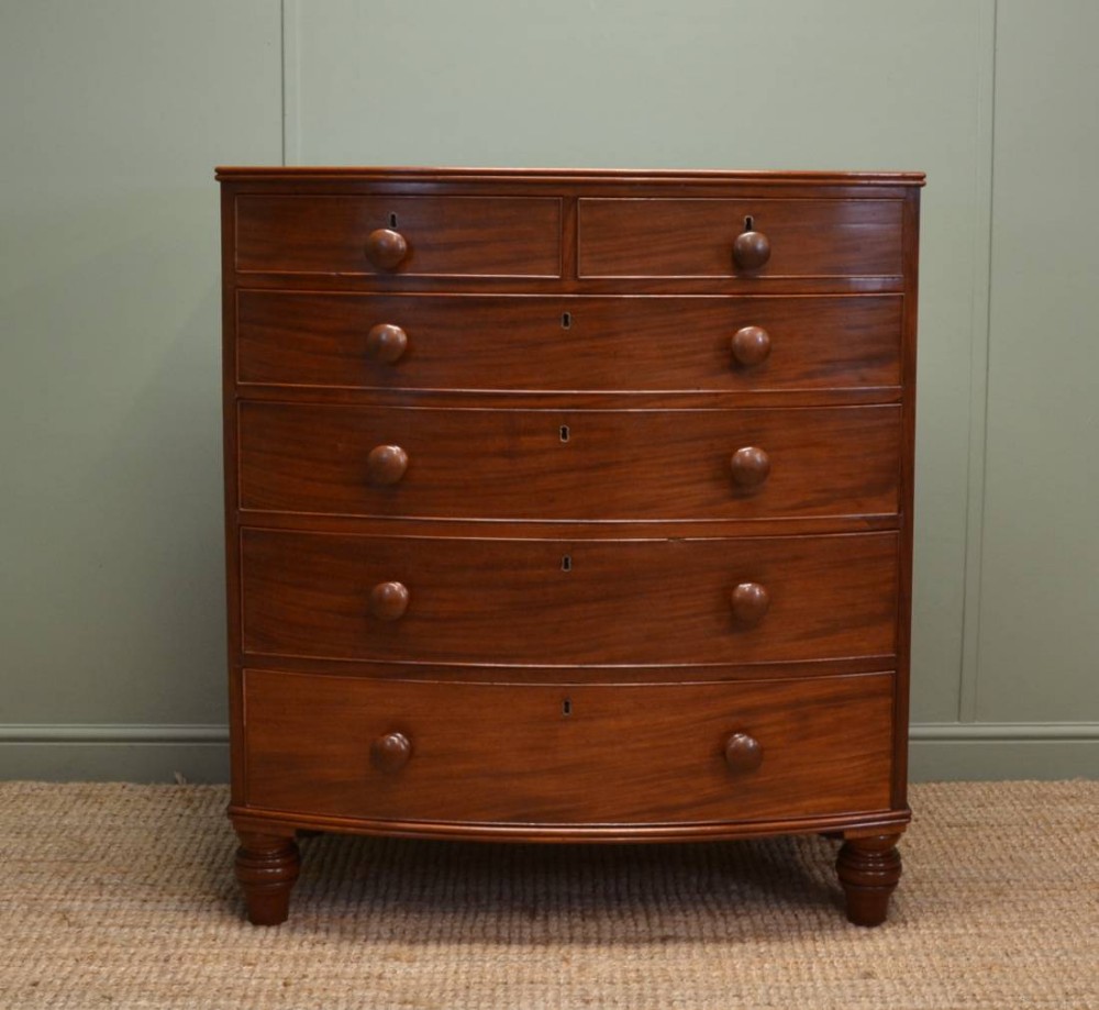 Victorian Mahogany Antique Bow Fronted Chest of Drawers