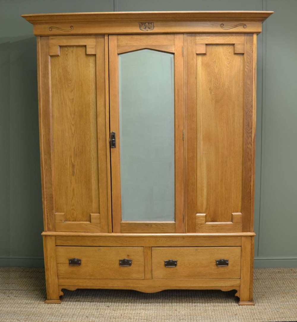 Arts & Crafts Golden Oak Antique Wardrobe