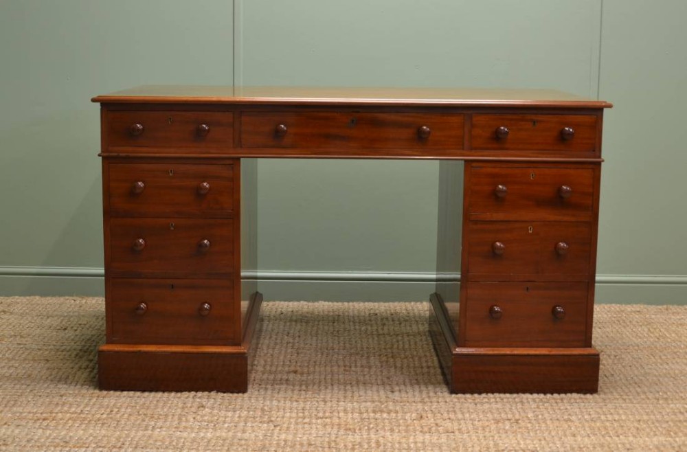 Superb Quality Antique Victorian Mahogany Pedestal Desk