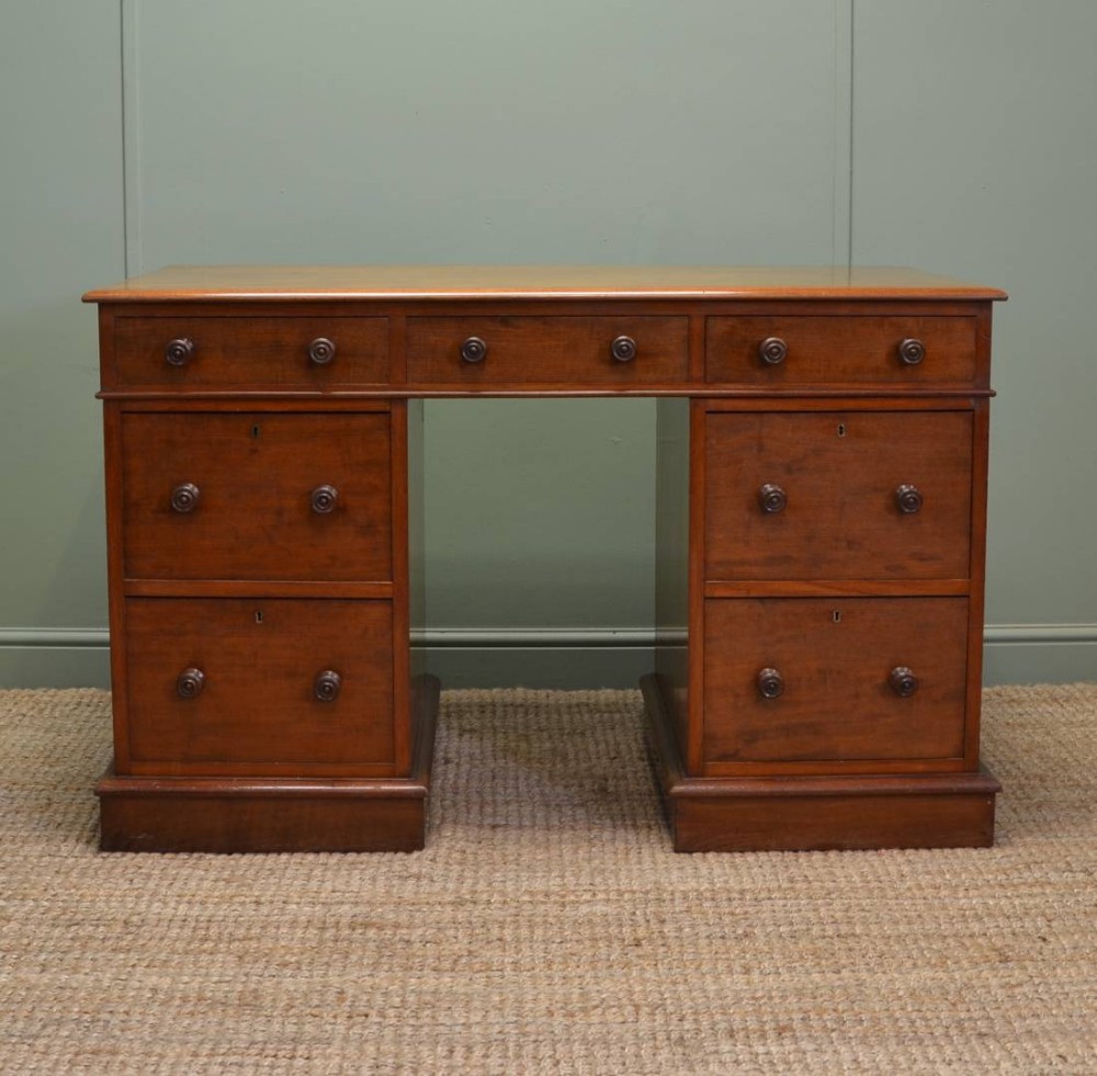 Quality Victorian Mahogany Antique Pedestal Desk