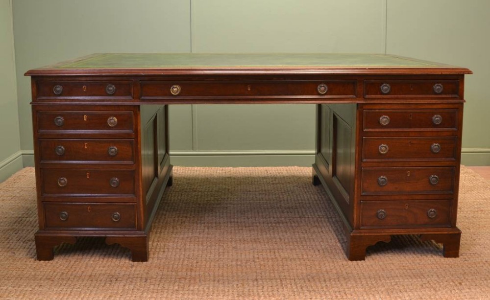 Stunning, Large Superb Quality Antique Edwardian Walnut Partners Desk