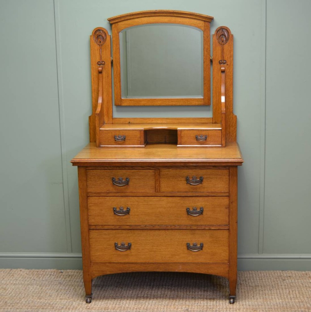 Quality Solid Oak Victorian Arts and Crafts Antique Dressing Table