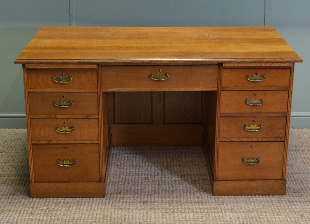 Magnificent Quality Arts And Crafts Victorian Golden Oak Antique Pedestal Desk