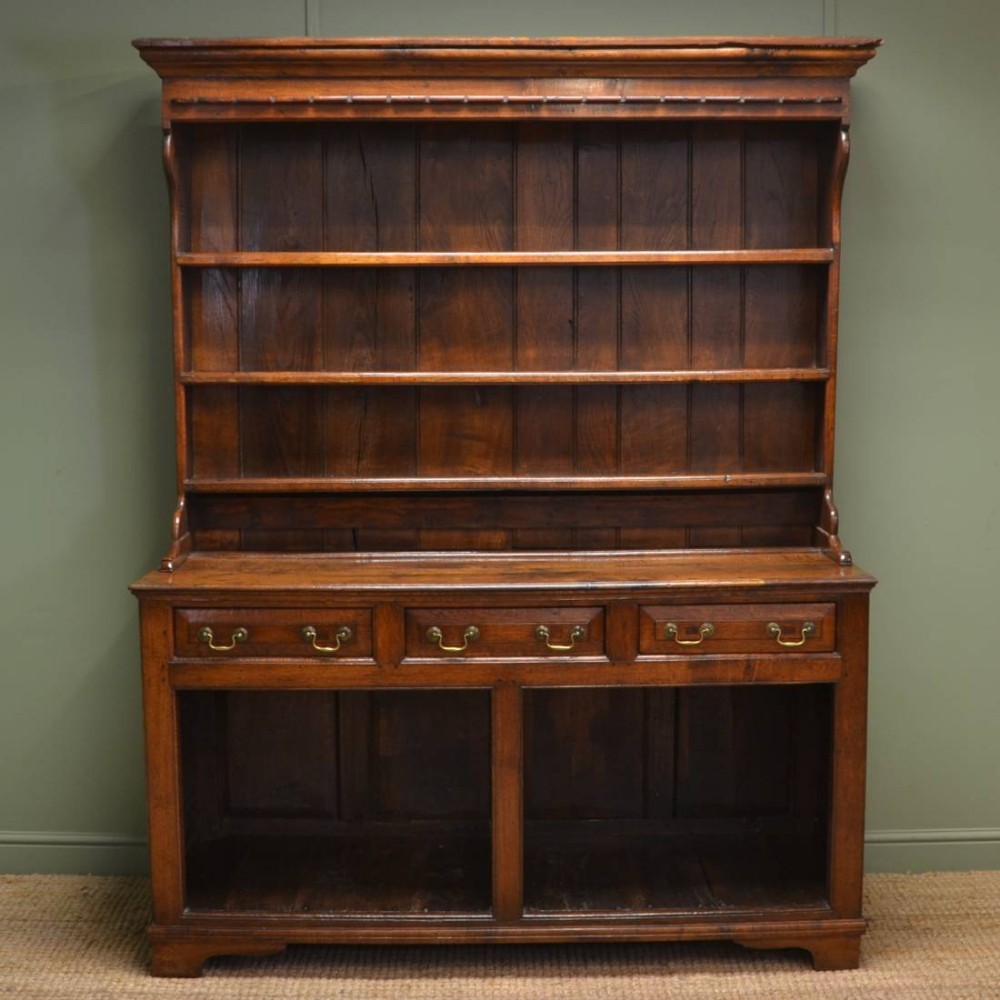 Characterfull Period Eighteenth Century Georgian Oak Antique Dresser 