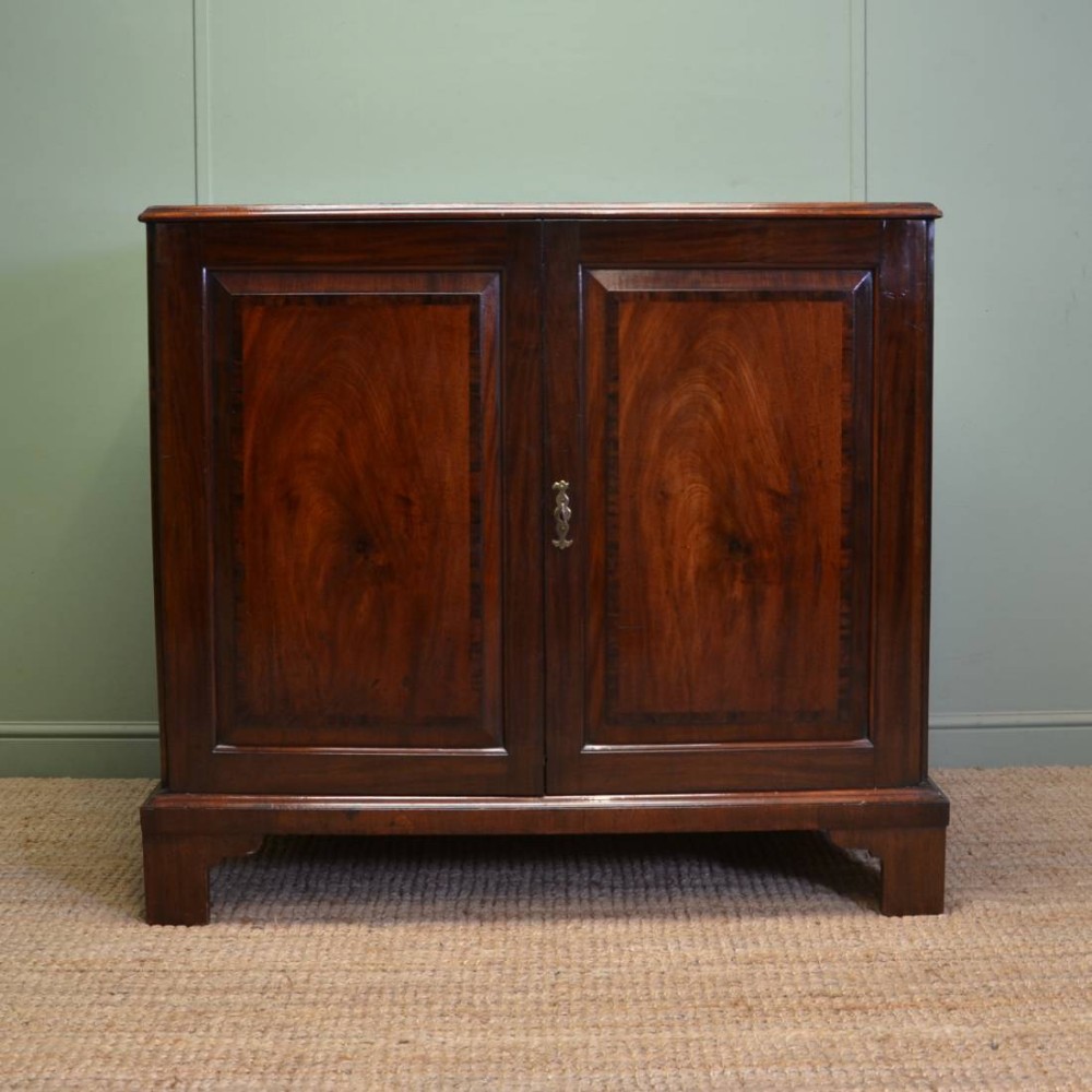 Quality Solid Cuban Mahogany Antique Georgian Linen Cupboard